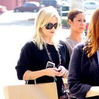 Reese Witherspoon out shopping in West Hollywood | Picture 107090